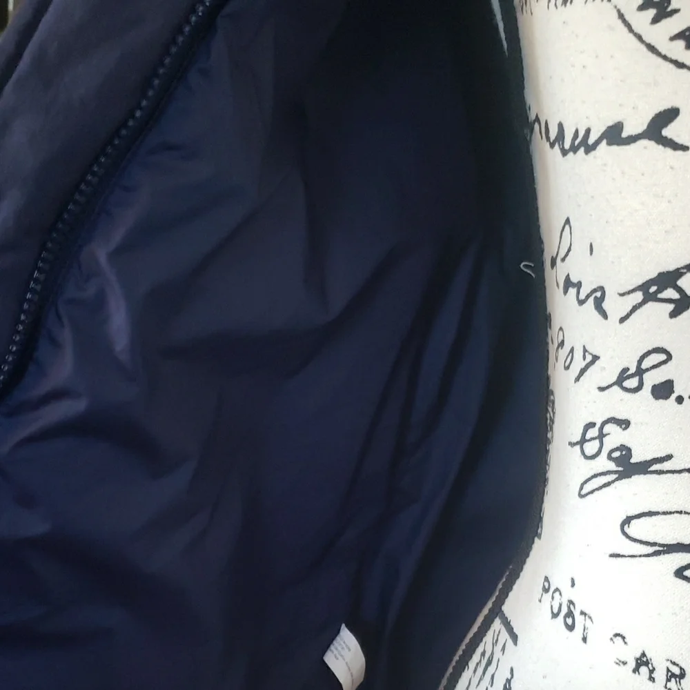 The North Face Women's Navy Puffer Jacket - Picture 6 of 8